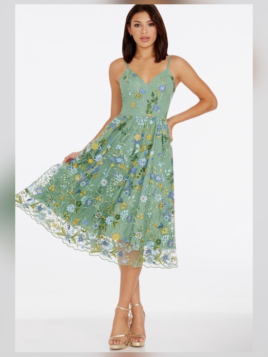 Dress the Population Dresses & Skirts - Dress the Population Maren Floral Embroidery Cocktail Dress - Size S